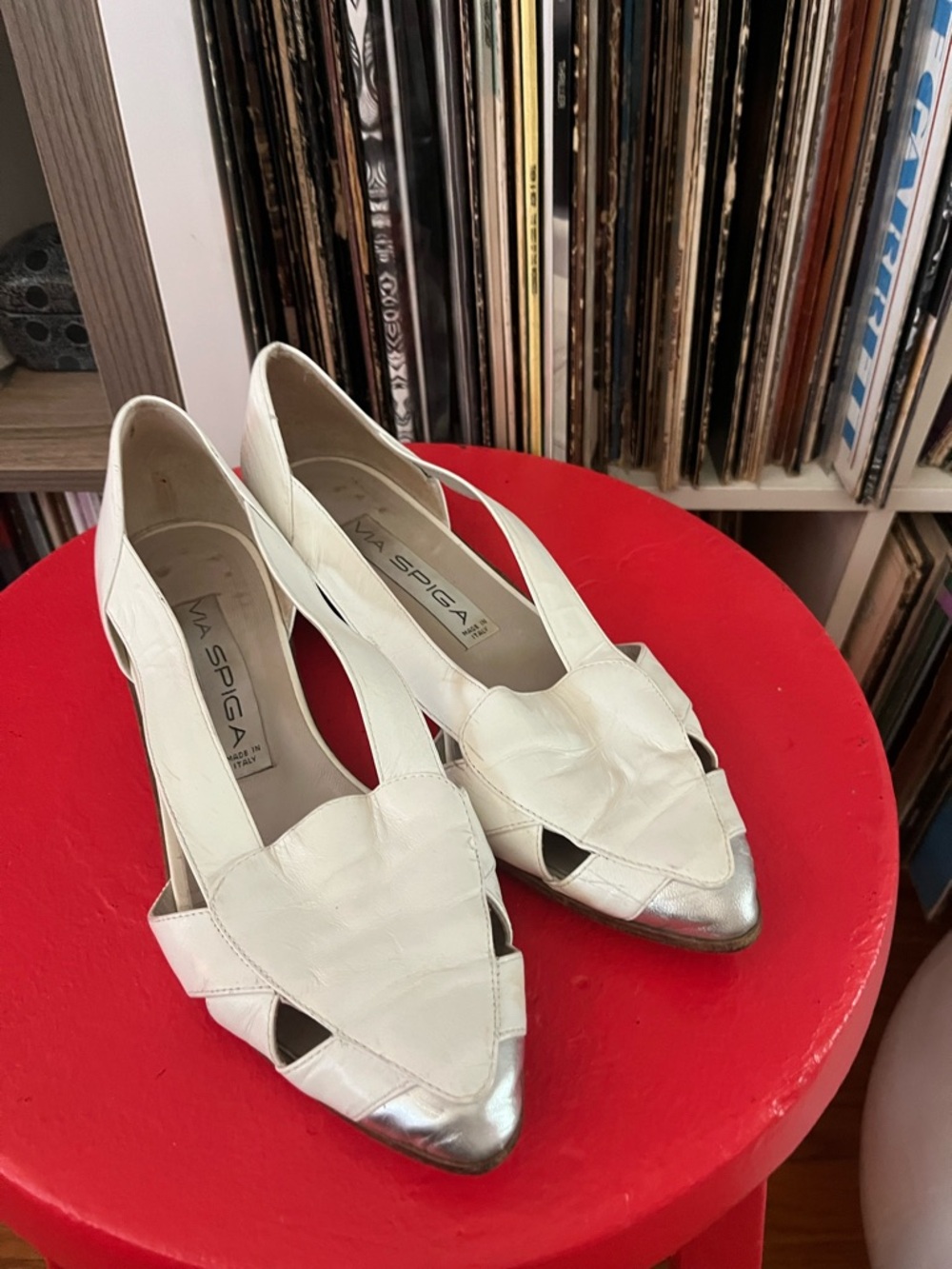Via Spiga genuine leather white pointy flats with a metal details 8.5 Italy